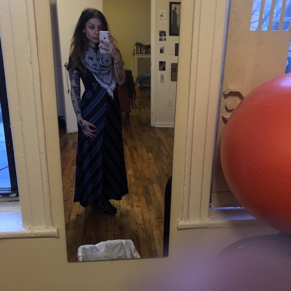 Beautiful silk dress sachin and Babi - Picture 5 of 5